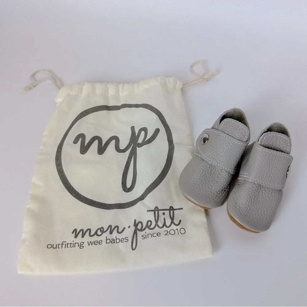 NWOT Mon Petit Shoes Snap Boot Size 2 Baby Toddler‎ Grey Gray